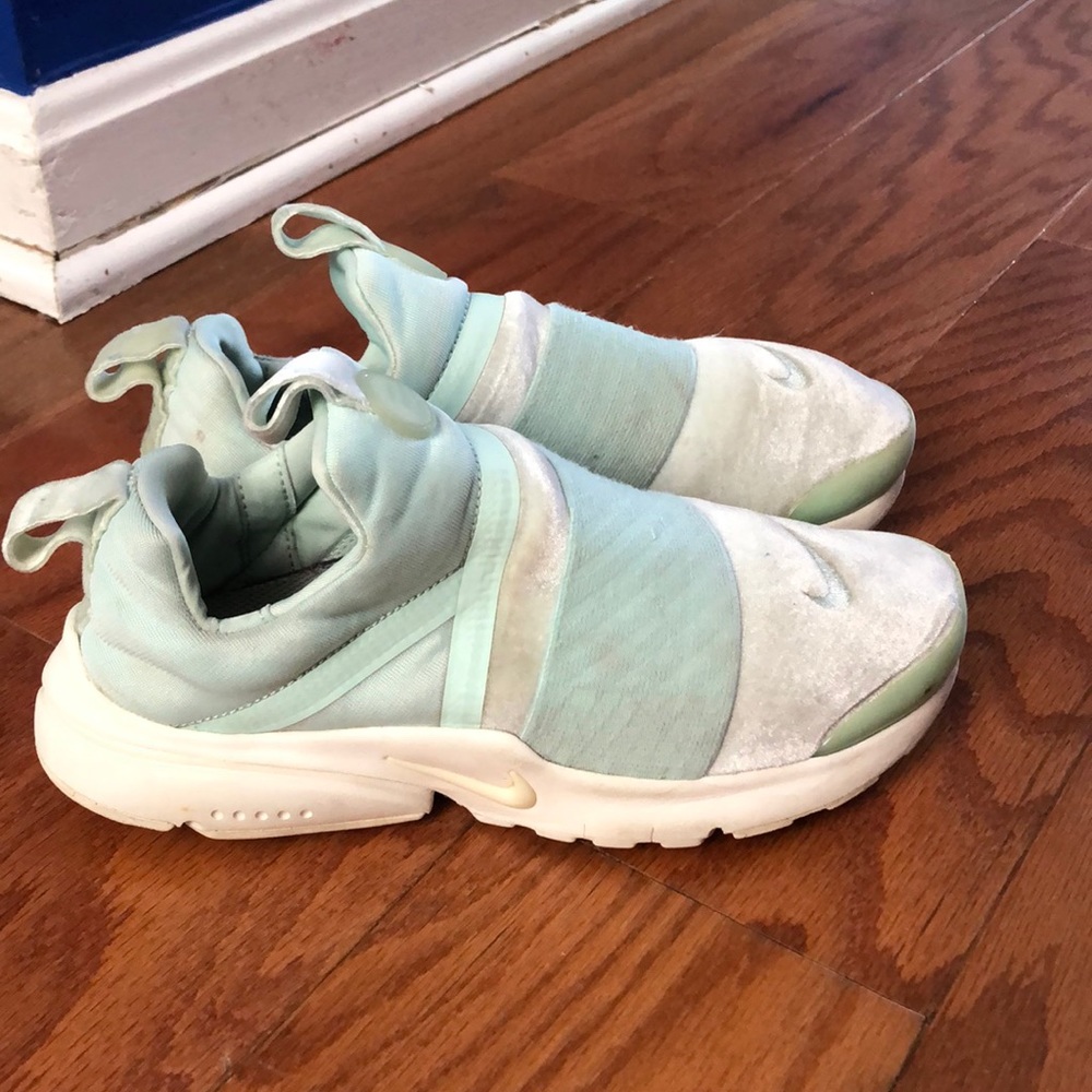Kids Nike size 5y
